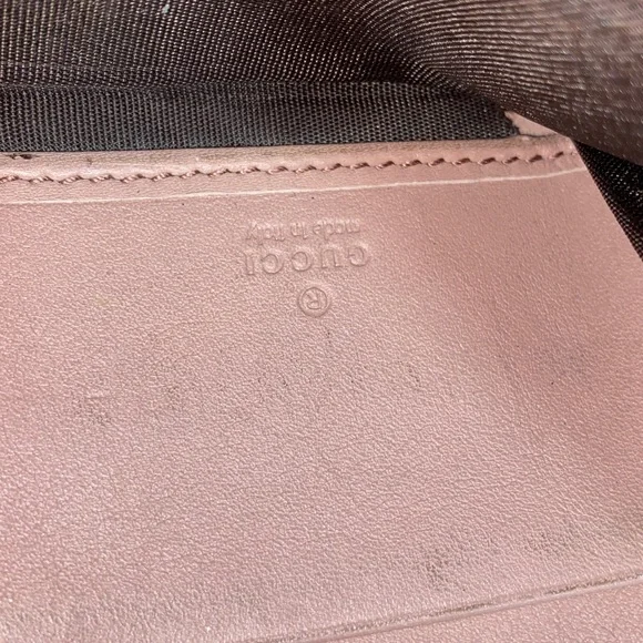 Authentic GUCCI SOHO Interlocking G Patent Leather Zippy Wallet - Picture 11 of 17